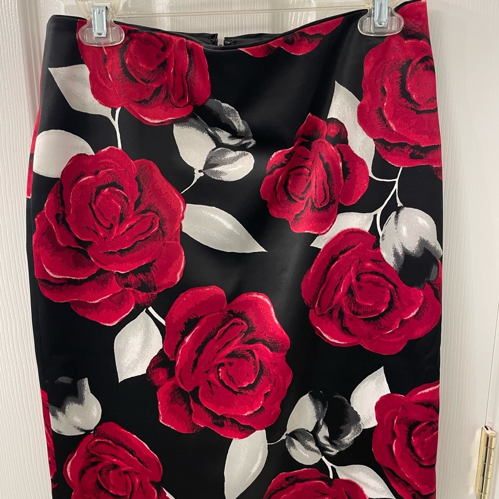 White House Black Market skirt